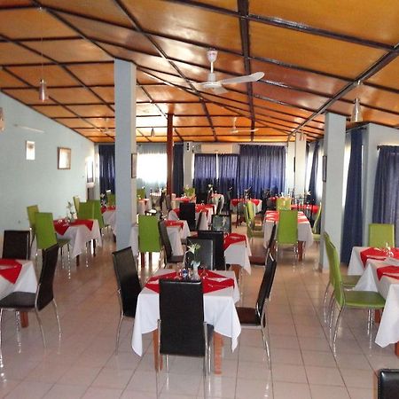 Homeland Hotel Niamey Esterno foto